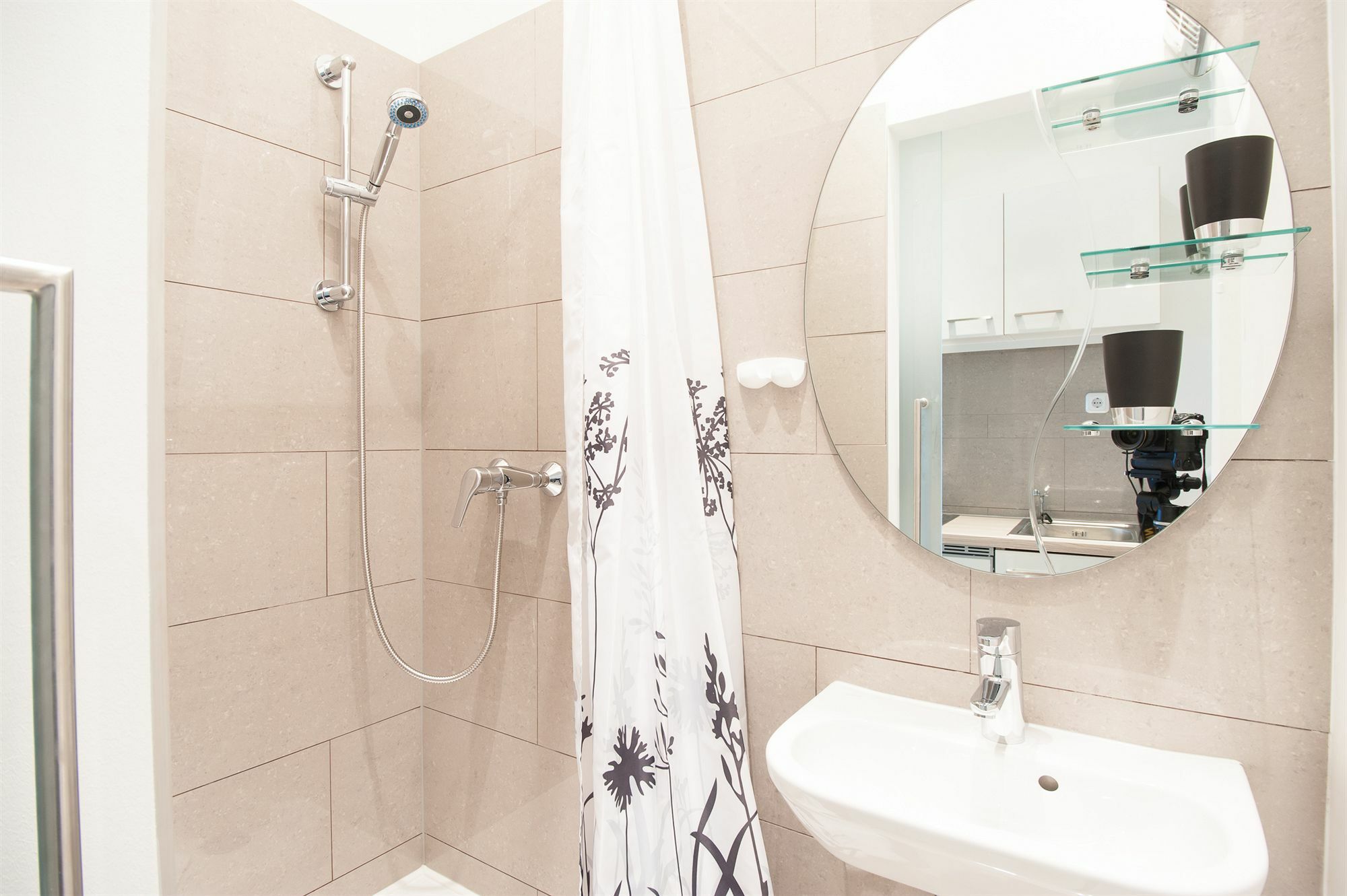 Royal Resort Apartments Westbahnhof Bécs Kültér fotó