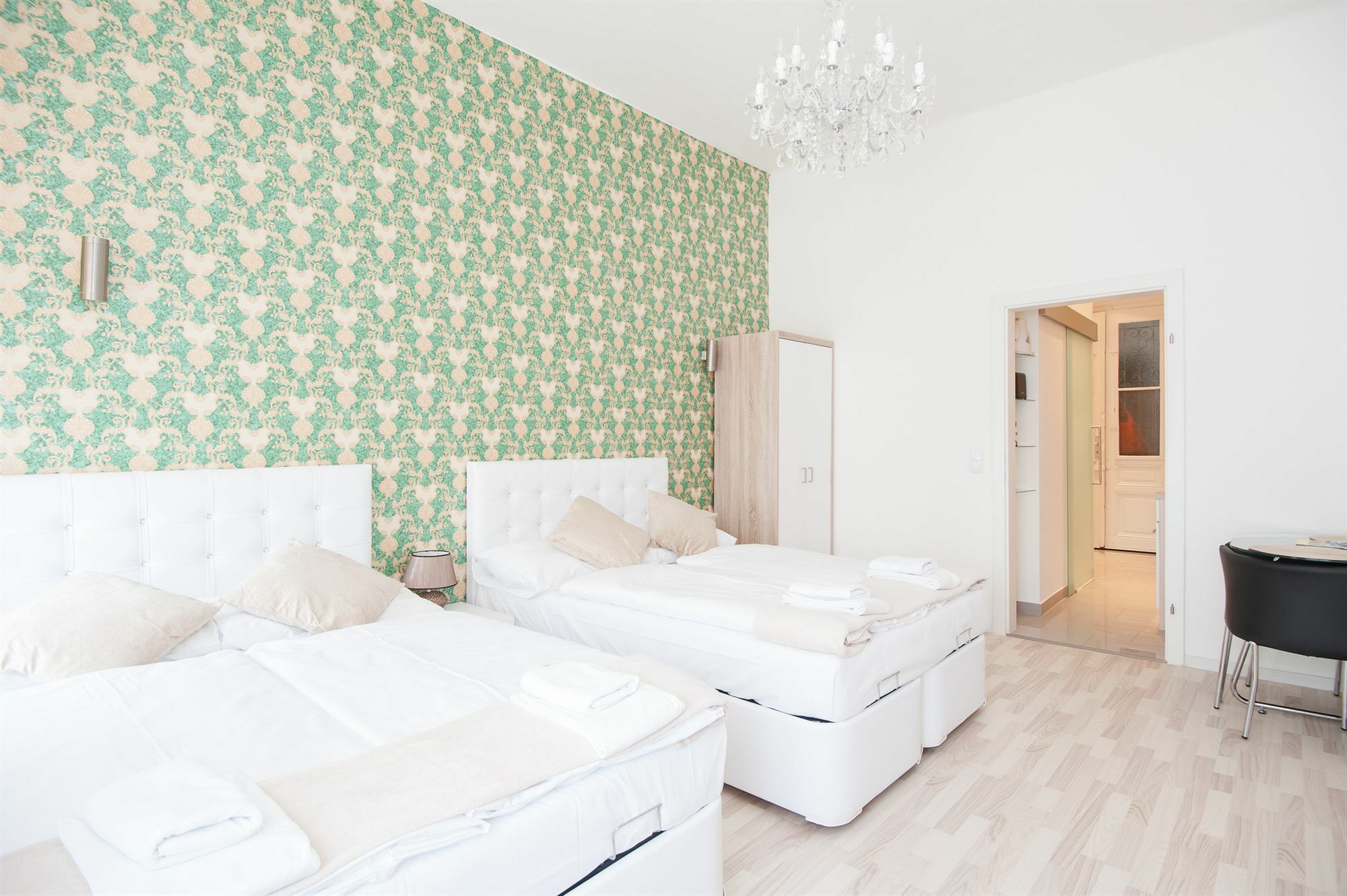 Royal Resort Apartments Westbahnhof Bécs Kültér fotó